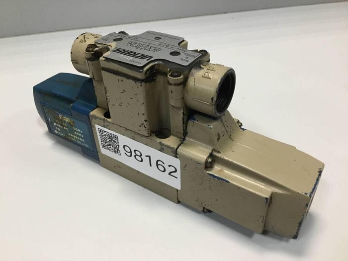 Used VICKERS Solenoid Valve DG4V30CPLT10JAS310 #98162