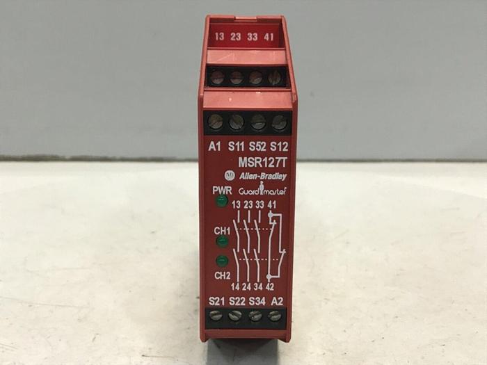 Used ALLEN BRADLEY Guardmaster Safety Relay 440R-N23126 SER C #129386