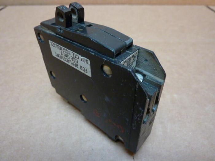 Used SQUARE D 20 Amp Circuit Breaker QOT120 #27749