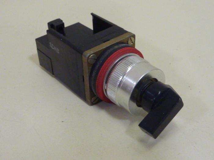 Used ALLEN BRADLEY Selector Switch 800MR-HX5B SER A #54521