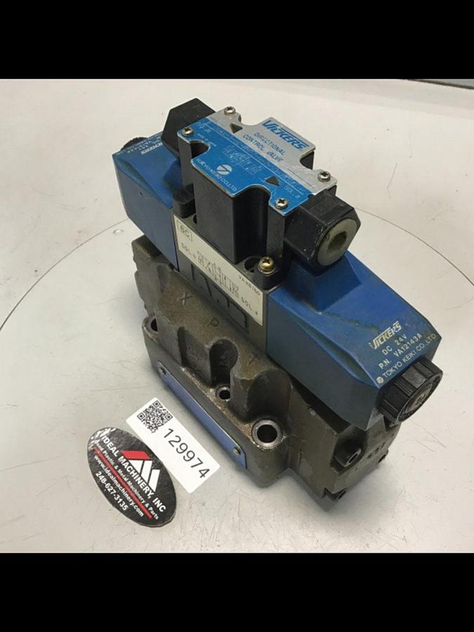 Used VICKERS Directional Control Valve DG4V36CMP7H750JA100 USED 