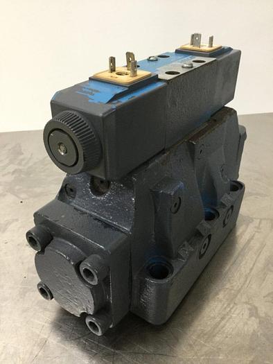Used VICKERS Directional Control Valve DG4V-3-6C-M-U-HL7-60-B13 Used