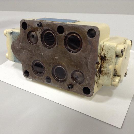 Used VICKERS Directional Control Valve DG4V-3-6C-M-U-HL7-60-B13  Used