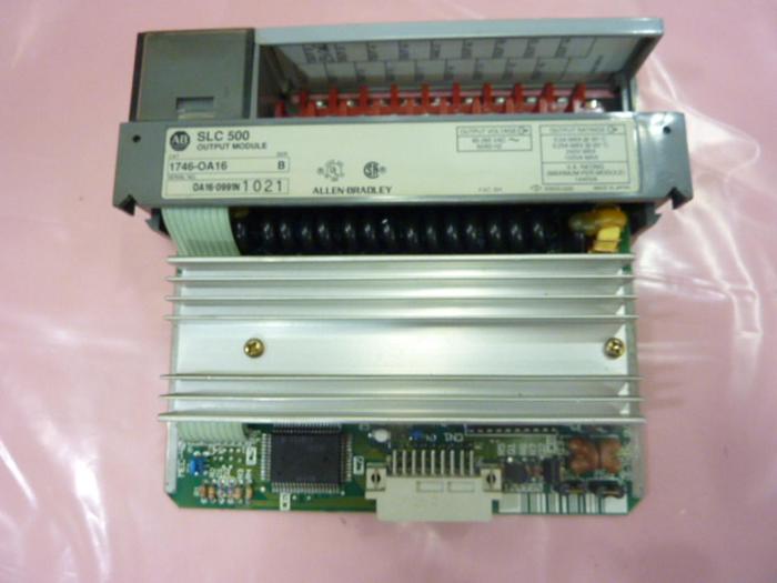 Used ALLEN BRADLEY Output Module 1746-OA16 SER B #43458