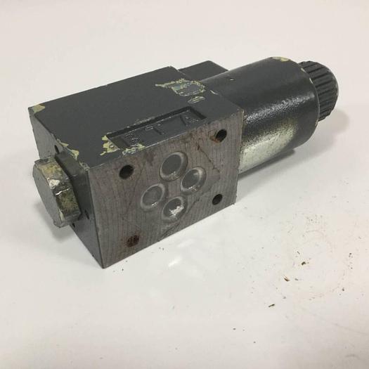 Used BOSCH Directional Valve 0 810 091 227 #90912