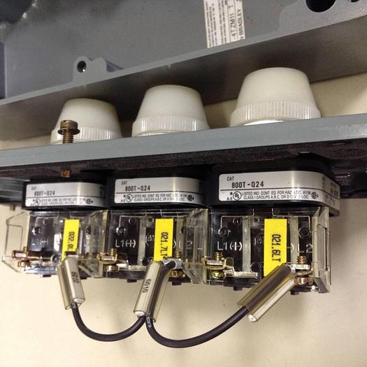 Used ALLEN BRADLEY Push Button Enclosure 800T-4TZM11 SER T #69410