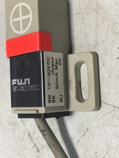 Used FUJI ELECTRIC Proximity Switch PE-B4D3 #128362