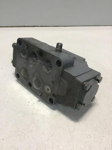 Used VICKERS Valve DG3S4 068C 51 #142512