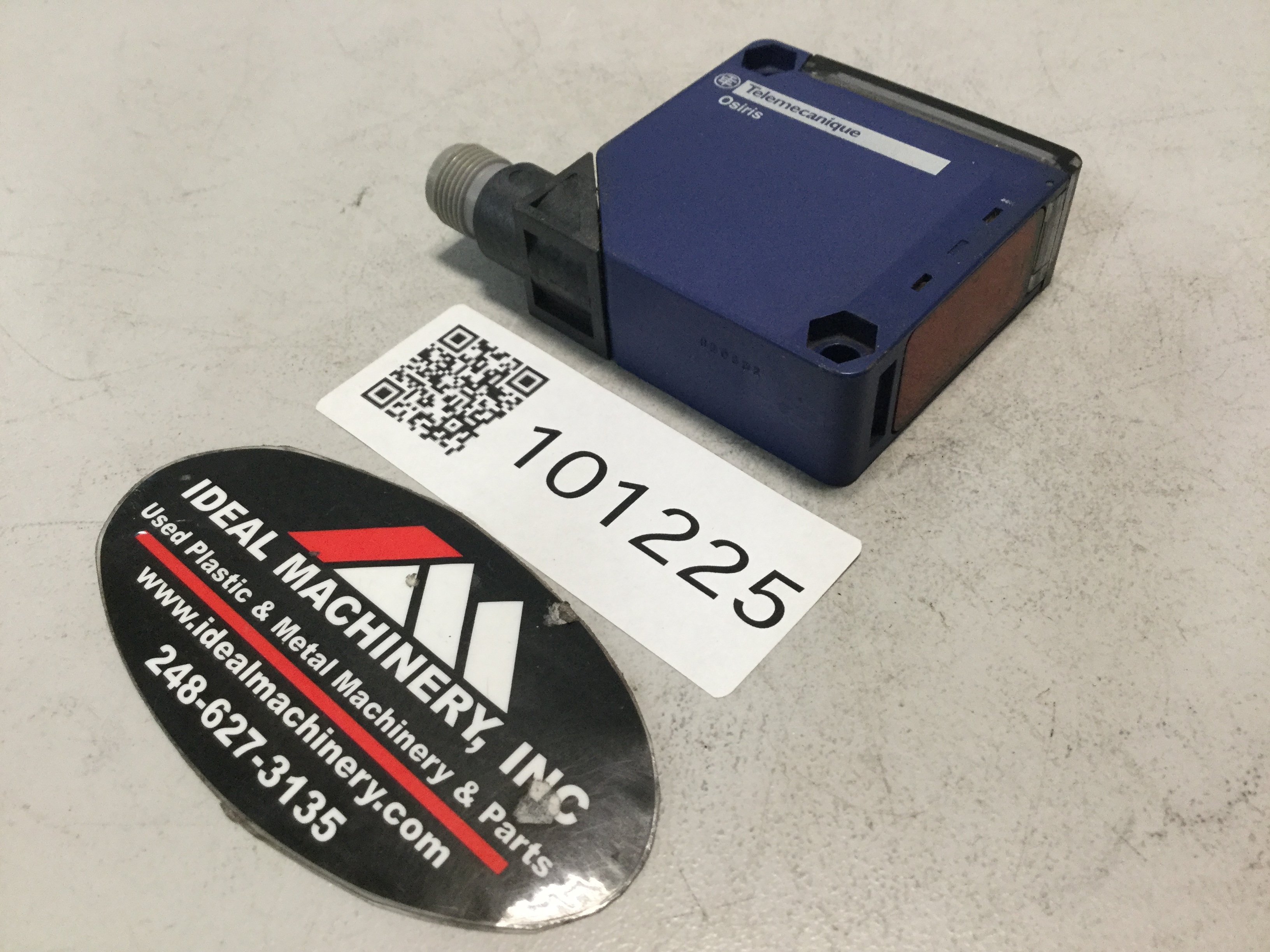 Used TELEMECANIQUE Photoelectric Sensor XUK0AKSAM12 USED