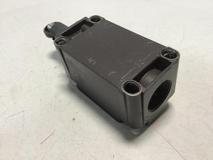 Used SCHMERSAL Limit Switch T4VH 335-02Z #121538