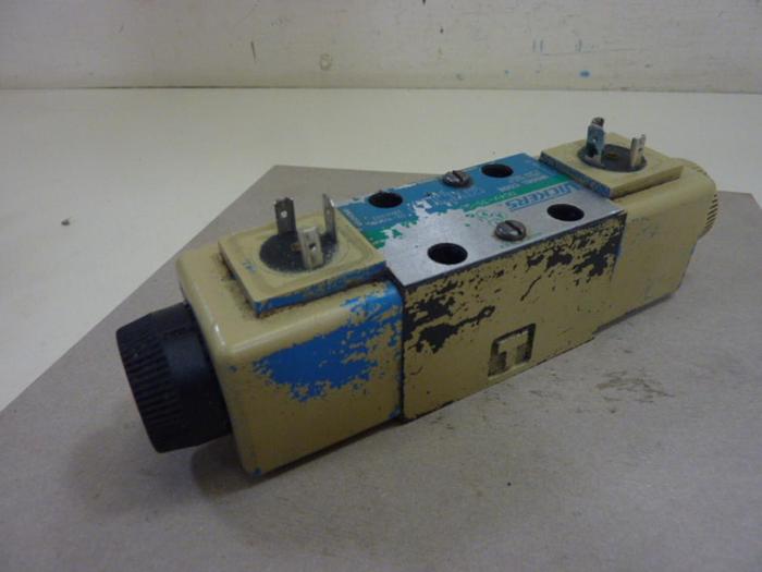 Used VICKERS Directional Valve DG4V3S20MUB550 #58944
