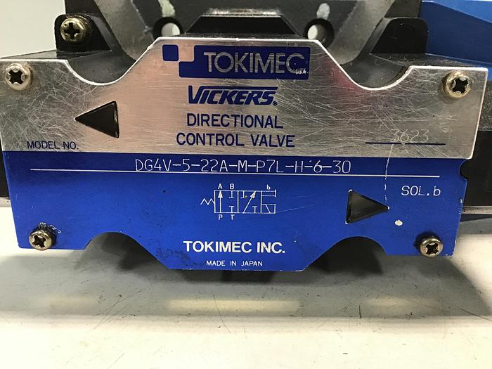 Used VICKERS DG4V-5-22A-M-P7L-H-6-30 Valve Used #142132