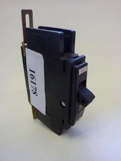 Used SQUARE D 10 Amp Circuit Breaker QOU110 Used