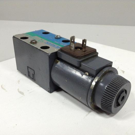Used VICKERS Valve DG4V3S2AMUHL760EN490 Used