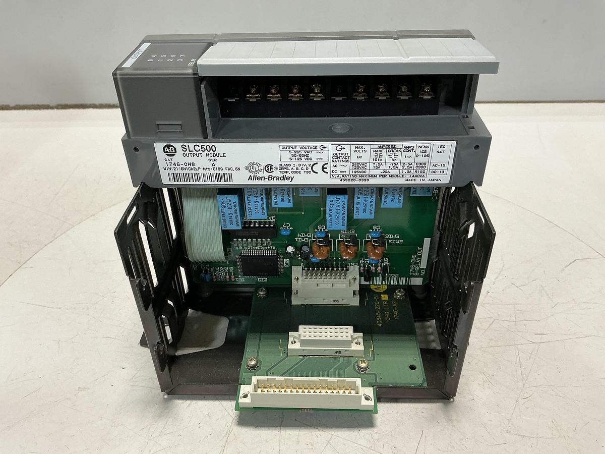 Used ALLEN BRADLEY 1747-L20A / 1746-A2 Power Supply & Rack USED #150827