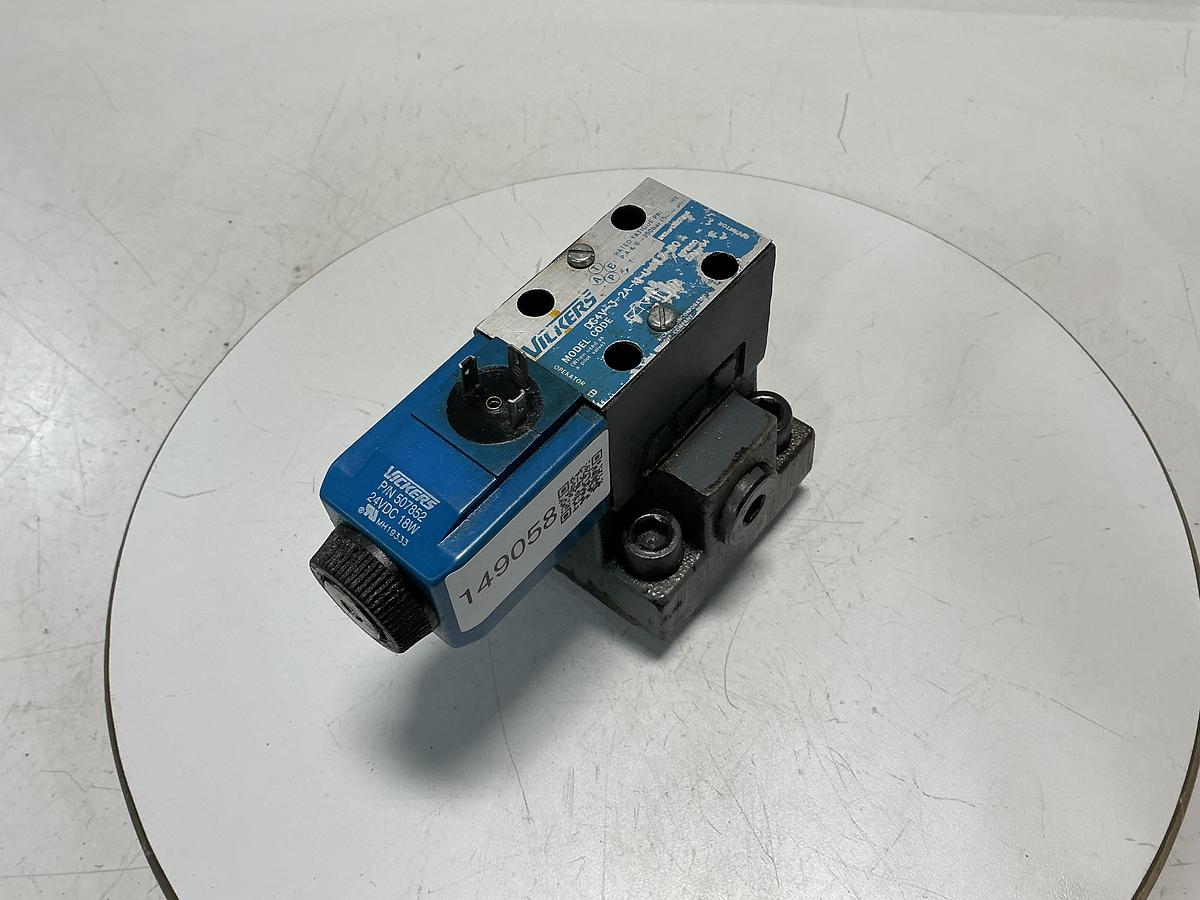 Used VICKERS DG4V-3-2A-M-U-HL7-60