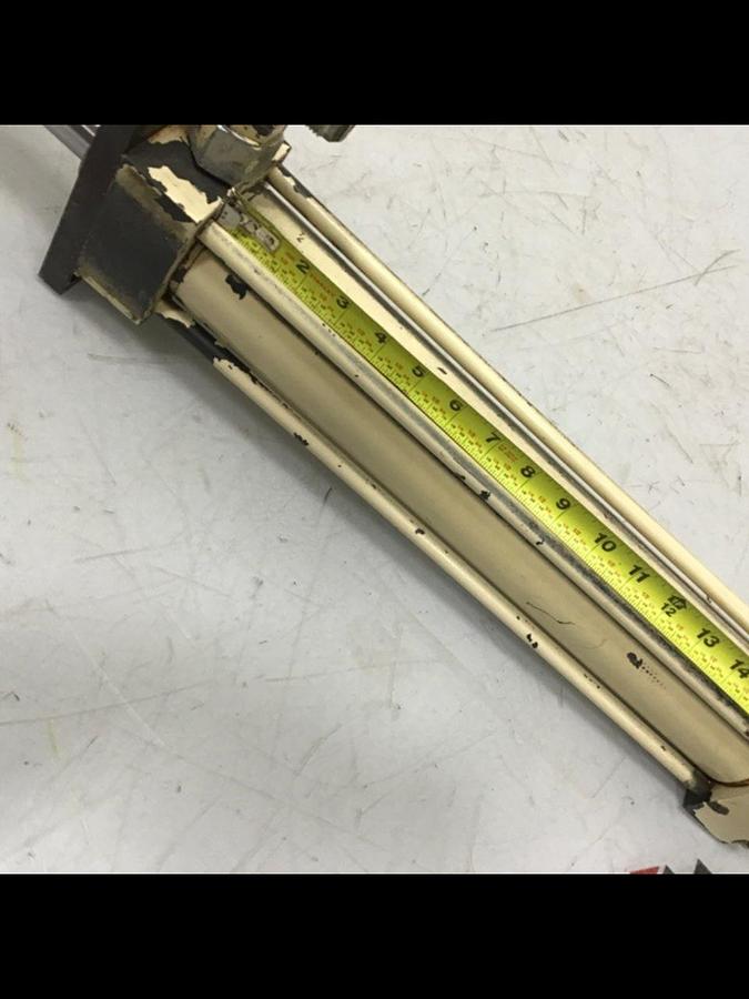 Used CINCINNATI DYNACOMP Clamp Cylinder N-832-05 USED