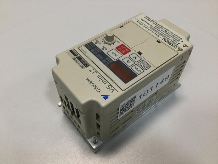 Used YASKAWA VS Mini J7 Drive CIMR-J7AA20P2 #101149