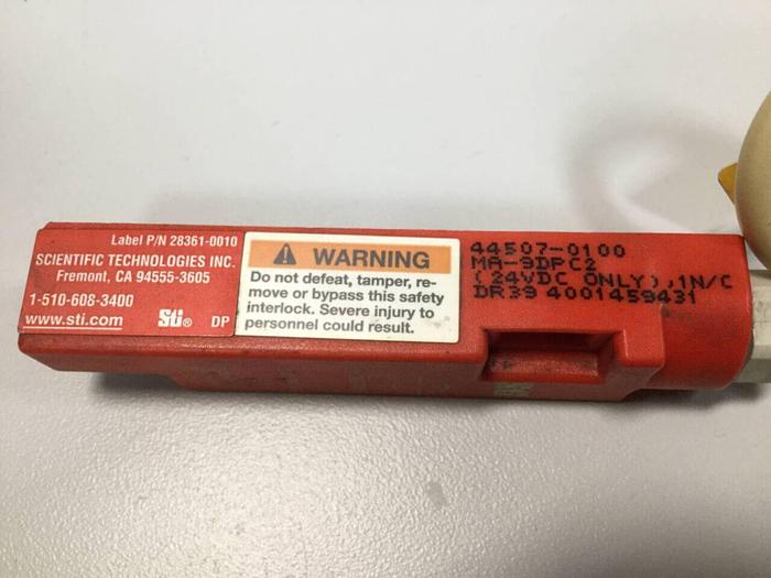 Used SCIENTIFIC TECHNOLOGIES INC Safety Switch 44507-0100 #92684