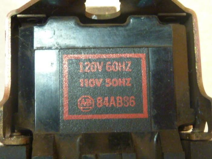 Used ALLEN BRADLEY AC Relay 700-N800A1 SER C #35937