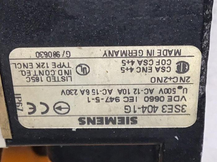 Used SIEMENS Limit Switch 3SE3 404-1G #121613
