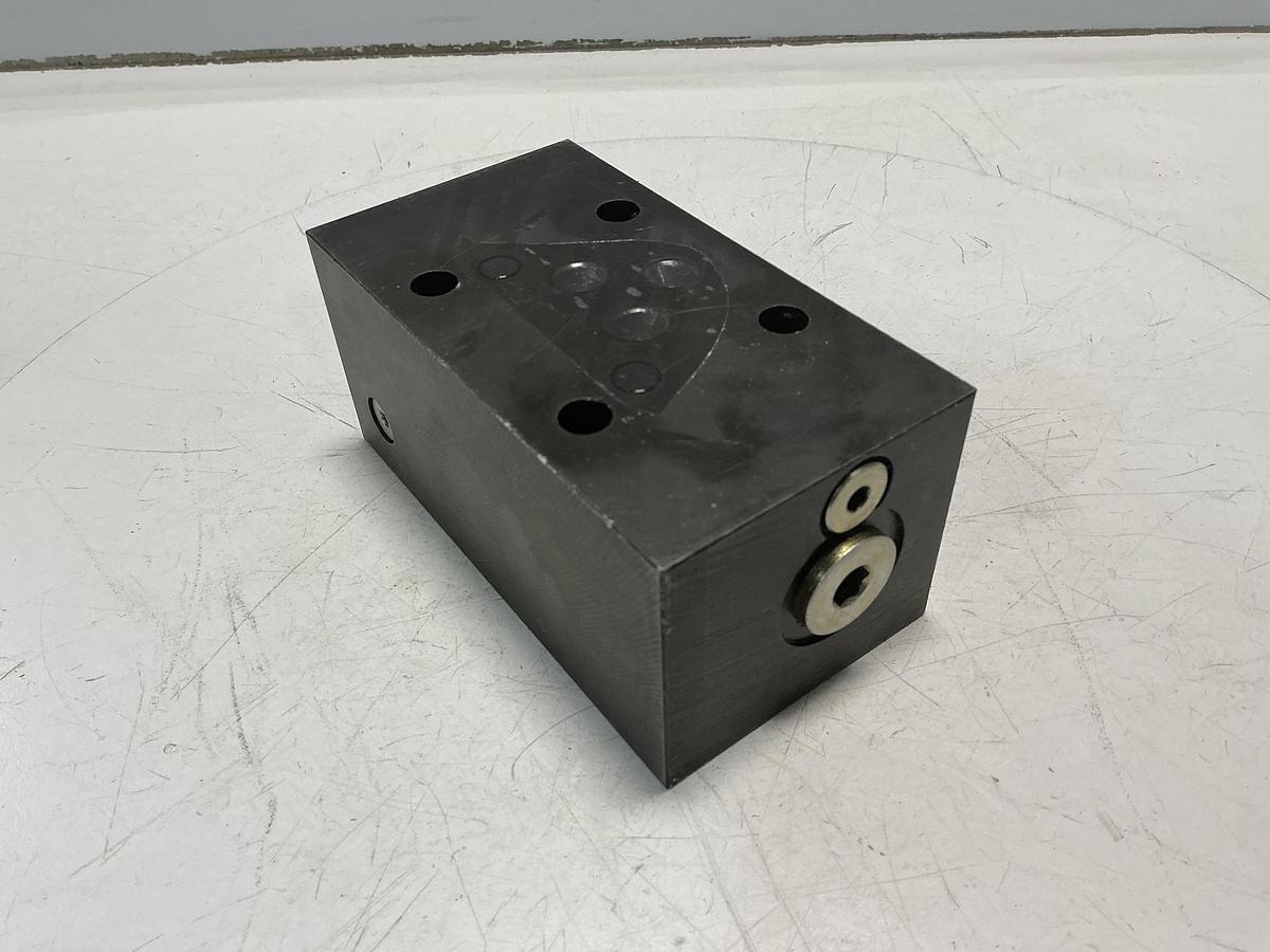 Used VICKERS DGMX2-5-PP-FW-S-30