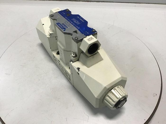 Used VICKERS Directional Valve DG4V-5-33C-M-P7L-H-7-40 #133049