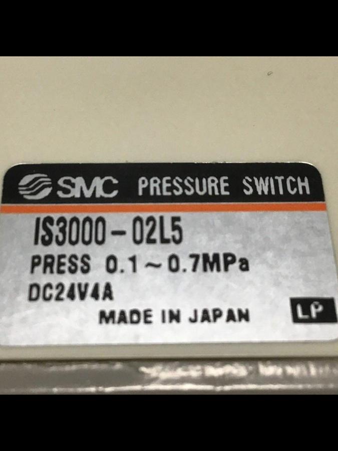Used SMC Pressure Switch IS3000-02L5 USED