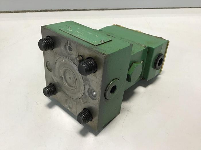 Used VICKERS Directional Control Valve DG4V-3-2A-M-W-B-40 Used #144677