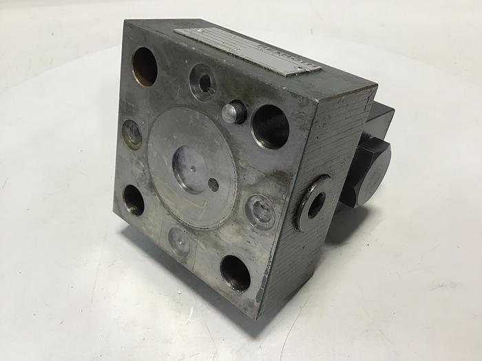 Used YUKEN Valves DSG-01-2B2-D24-N-7090 Used #145501