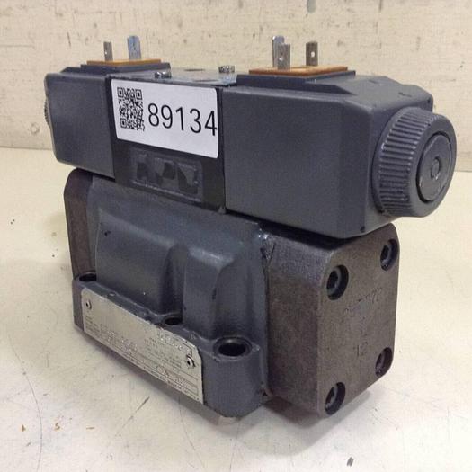 Used VICKERS Valve DG4V-3-6C-M-U-HL7-60-B13 Used