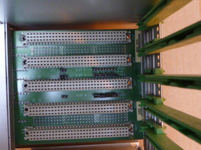 Used ADEPT TECH BackPlane / Slot Rack 13-403421-01 Used