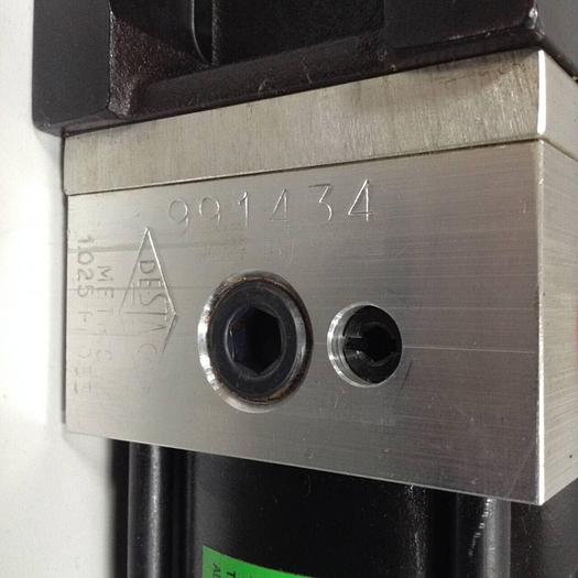 Used DESTACO Pneumatic Hold Clamp 991MAR-032M-90A-78-33-DS #90058