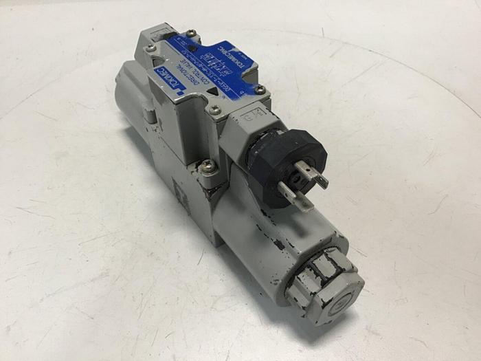 Used TOKIMEC Valve DG4V-3-33C-M-AP7-H-7-52 #126870