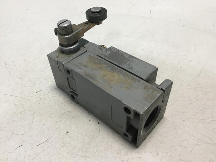 Used SQUARE D Limit Switch 9007-C66B2 #122108