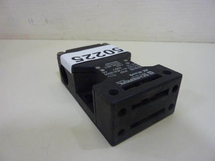 Used SCHMERSAL Safety Interlock Switch AZ16ZVRK #50225