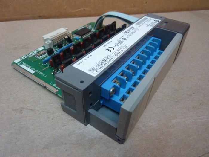 Used ALLEN BRADLEY Output Module 1746-OV16 SER C #30953