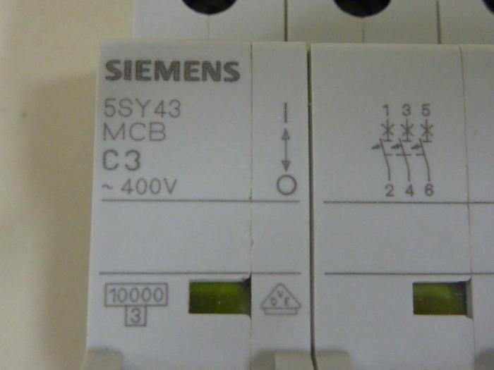 Used SIEMENS 3 Amp Circuit Breaker 5SY4303-7 #46954