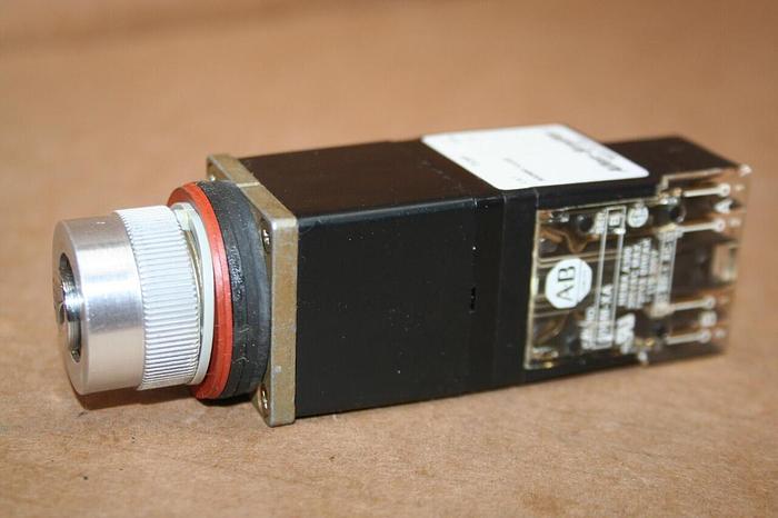 Used ALLEN BRADLEY Selector Switch 800MR-H33B Used