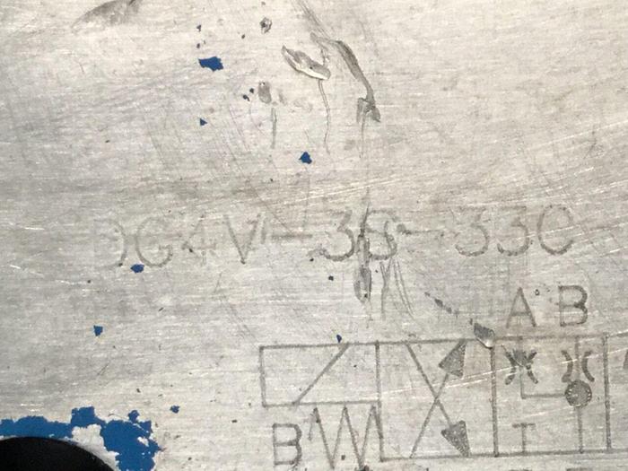 Used VICKERS Valve DG4V-3S-33C-M-U-H5-60 #111273