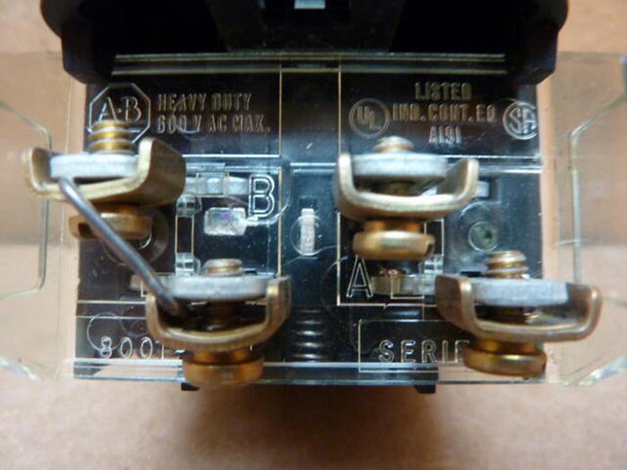 Used ALLEN BRADLEY Pilot Light 800T-PT16 SER N #27942