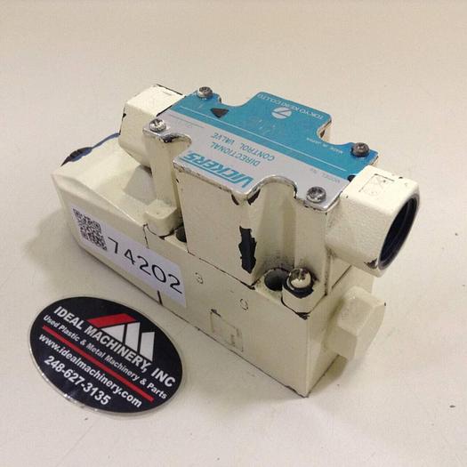 Used VICKERS Tokimec Directional Control Valve DG4V-3-2AL-M-P7-H-7-50 #74202