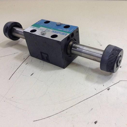 Used VICKERS Solenoid Valve DG4V-3S-6C-M-U-HL7-60-EN490 Used
