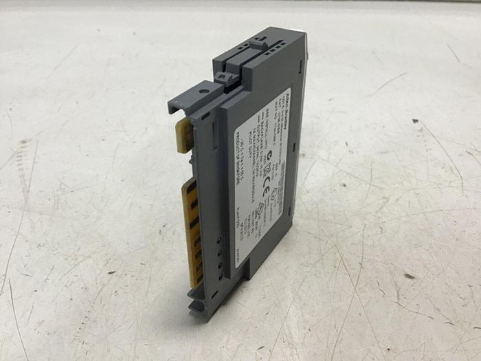 Used ALLEN BRADLEY Output Module 1734-OB8 SER C #133702