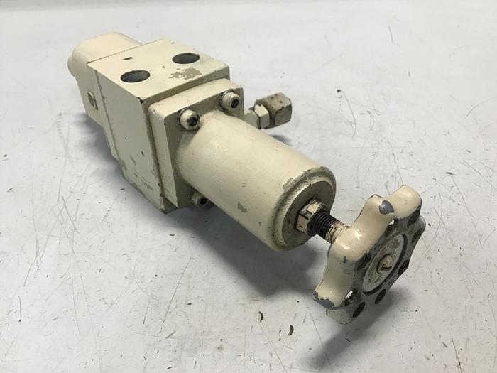 Used VICKERS SG-3F-10-LA-S10 Valve Used #135647