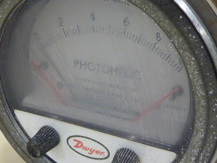 Used DWYER Gauge Transmitter N07N #53746