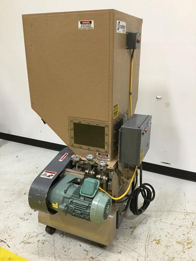 Used NISSUI 2 HP Screenless Grinder / Granulator FNSK-15SC Used