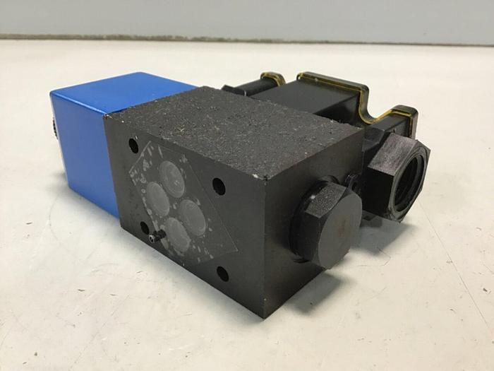 Used VICKERS Valve DG4V-3-6AL-M-FW-B6-60 #134659