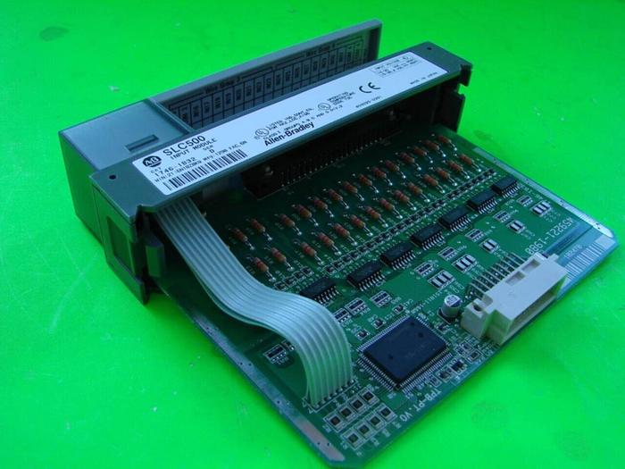 Used ALLEN BRADLEY Input Module 1746-IB32 SER D #8359