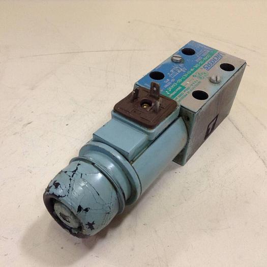 Used VICKERS Directional Valve DG4V-3S-2AL-M-U-HL7-60-EN490 #80178